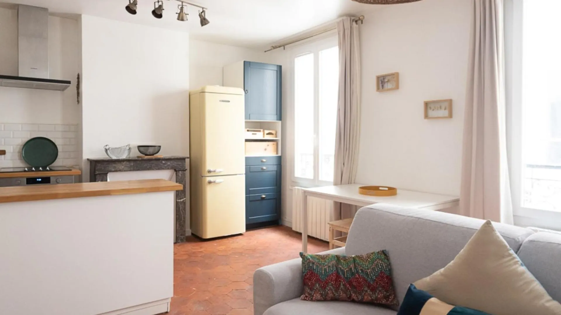 Quiet And Typically Parisian Apartment