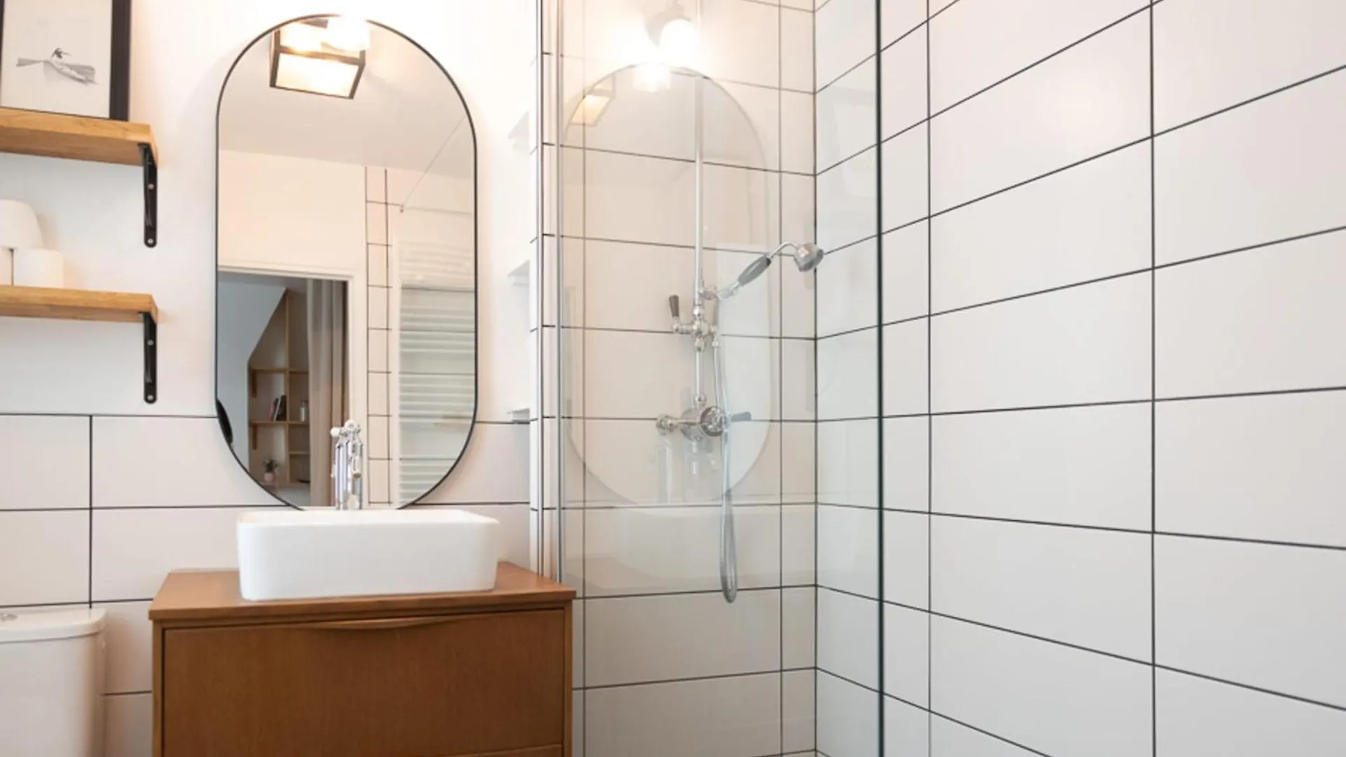 Quiet And Typically Parisian Apartment